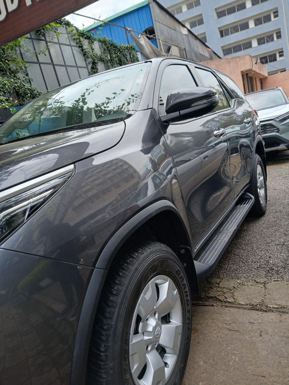 Toyota  fortuner