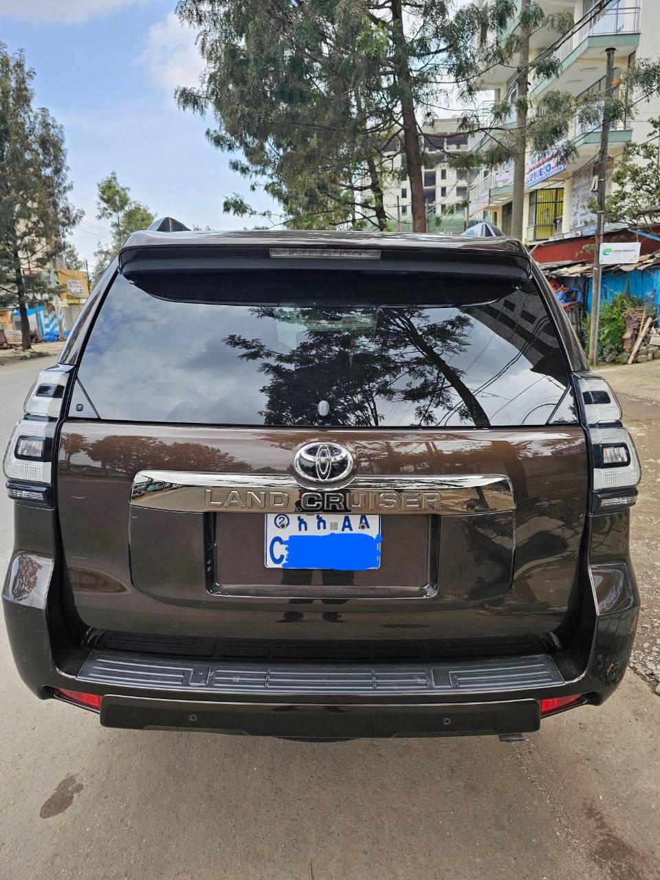 PRADO   (Black Edition)