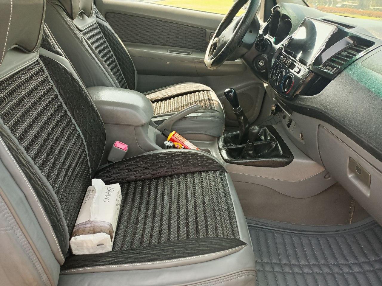 Toyota  Hilux