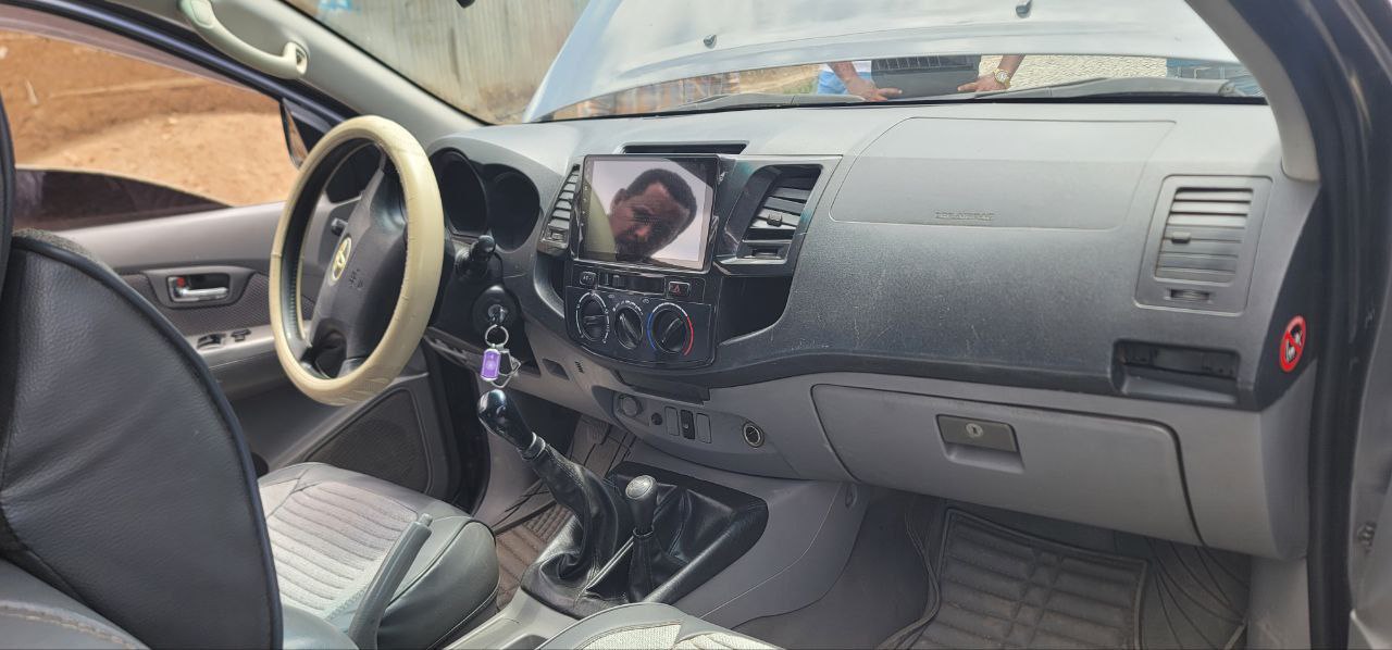 Toyota. Hilux