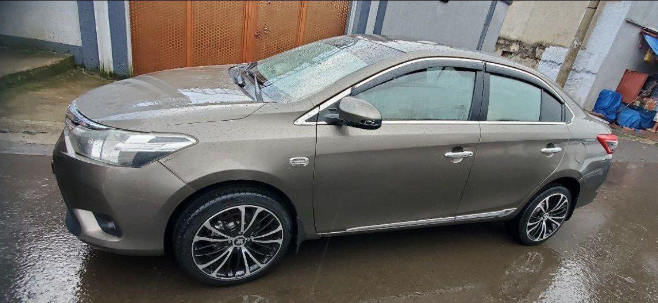 Yaris sedan